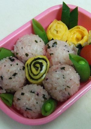 簡単お花のおにぎり弁当-レシピのメイン写真