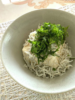 釜揚げしらすたっぷり豆腐丼-レシピのメイン写真