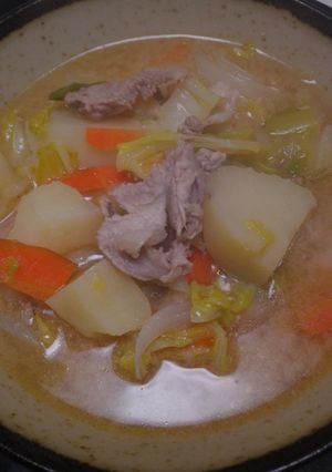 豚肉と春野菜たくさんの味噌汁-レシピのメイン写真