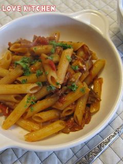 シンプルだけど美味しい舞茸トマトペンネ-レシピのメイン写真