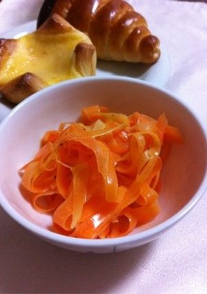 ニンジンのリボンサラダ-レシピのメイン写真