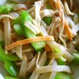 セロリと蒟蒻のゴマ油炒め