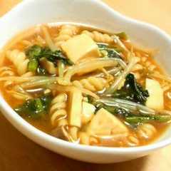 รูปของ カレー鍋風？変わりスープパスタ✿