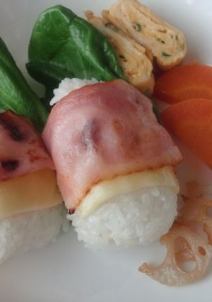 ツナ&チーズのベーコン巻き　おにぎり-レシピのメイン写真