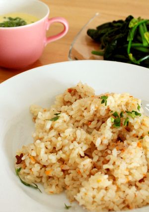 シンプルな美味しさ！新玉ねぎだけのピラフ-レシピのメイン写真