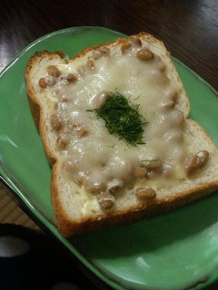 朝ごぱん 納豆チーズトースト-レシピのメイン写真
