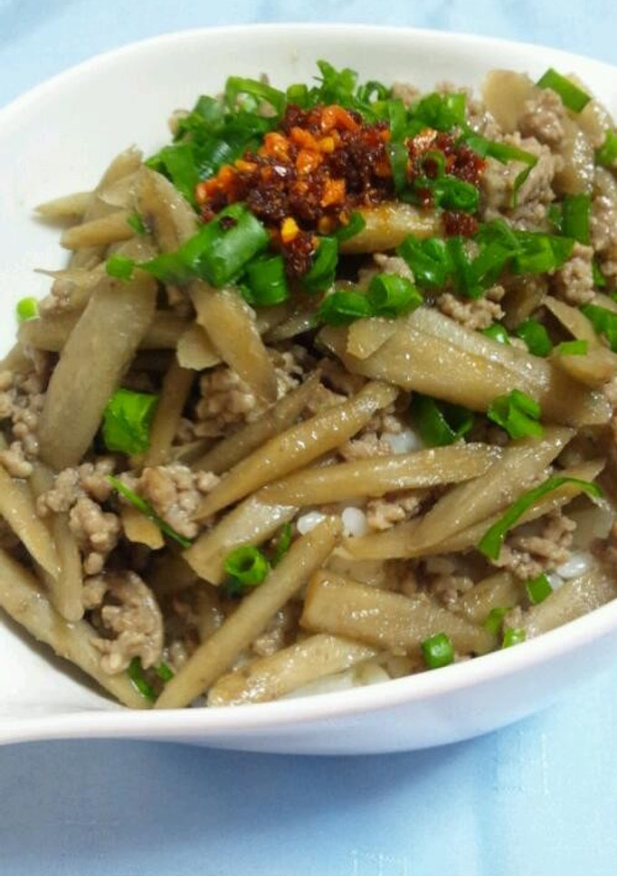簡単彼ご飯❤豚挽肉とごぼうのどんぶり-レシピのメイン写真