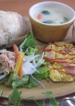 カフェ風朝食☆ローソンセレクトオムレツ-レシピのメイン写真