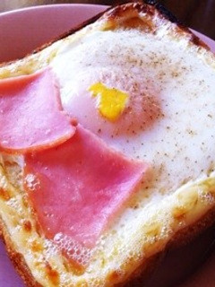 簡単朝ごはん!マヨと卵とハムでトースト-レシピのメイン写真