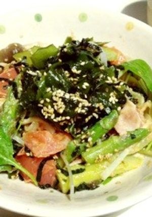 野菜とわかめの*あったかマヨサラダ*-レシピのメイン写真