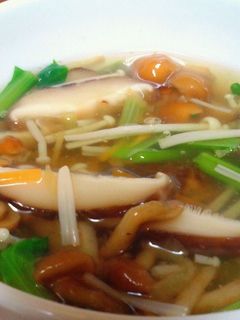 丸鶏スープのみで簡単キノコスープ♪-レシピのメイン写真