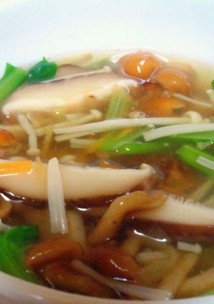 丸鶏スープのみで簡単キノコスープ♪-レシピのメイン写真