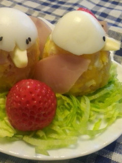 茹で卵とハムとチーズでひよこおにぎり。-レシピのメイン写真