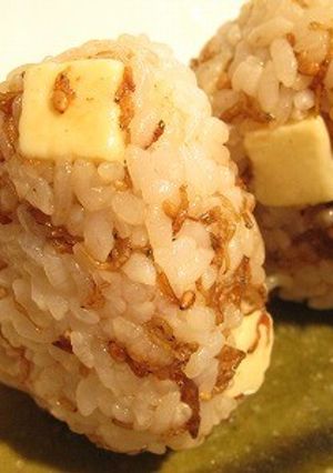 チーズとカリカリじゃこのおにぎり-レシピのメイン写真