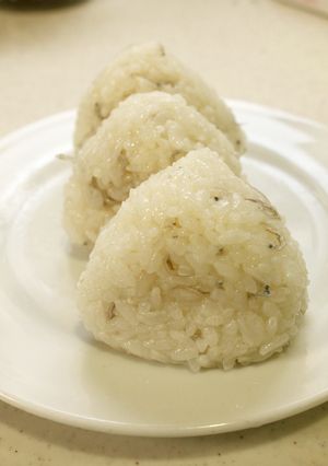めっちゃ美味しい簡単じゃこだしおにぎり-レシピのメイン写真
