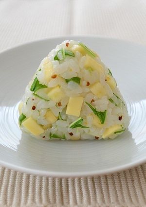 りんごと水菜のチーズおにぎり-レシピのメイン写真