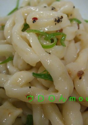 うどん食べるラー油バター-レシピのメイン写真