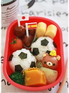 キャラ弁*サッカーボールおにぎり♪-レシピのメイン写真