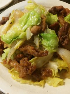 春キャベツと豚肉の唐揚げカレー味の炒め物-レシピのメイン写真