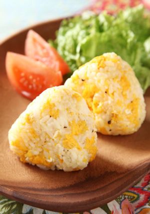 スクランブルチーズエッグおにぎり-レシピのメイン写真