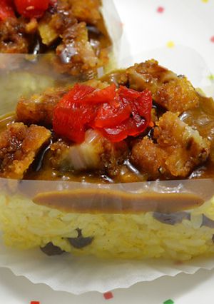 カツカレーのデコおにぎり☆カットケーキ風-レシピのメイン写真