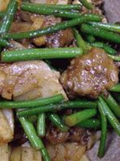 豚肉とにんにくの芽の味噌炒め(日韓競合篇)-レシピのメイン写真