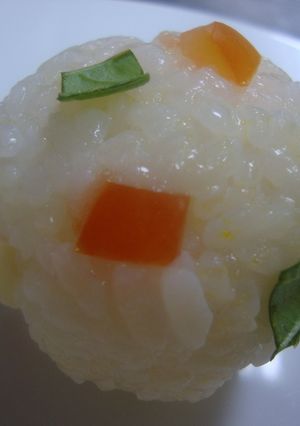 トマトとチーズとバジル♪おめかしおにぎり-レシピのメイン写真