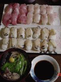 焼餅入り雑煮風お吸い物と裏メニュー?あわびとふぐとまぐろの握りずし-レシピのメイン写真