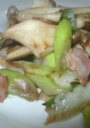 ベーコンときのこの塩こうじ風味の炒め物-レシピのメイン写真