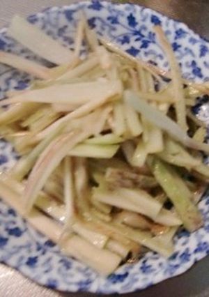 ウドの皮を、炒めて塩麹だけで味付け-レシピのメイン写真