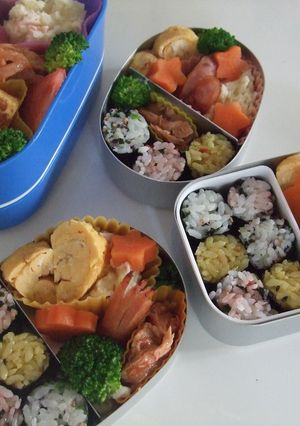 完食！華やかおにぎり♪-レシピのメイン写真
