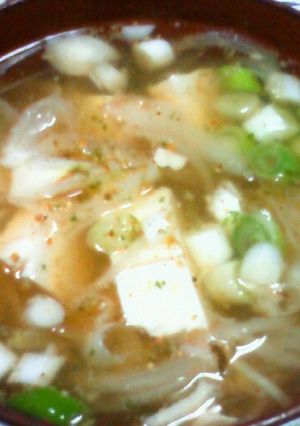 鶏ダシ汁で作る玉葱と豆腐のスープ-レシピのメイン写真