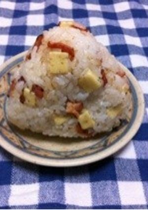 ブラックペッパーチーズ＆ベーコンおにぎり-レシピのメイン写真