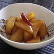 小さく可愛くピリ辛に、こんにゃく甘辛炒り