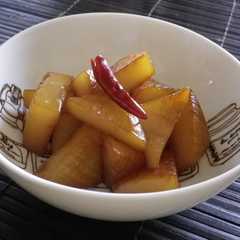 รูปของ 小さく可愛くピリ辛に、こんにゃく甘辛炒り