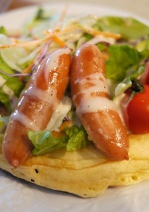 朝食ウィンナーのサラダホットケーキ♪-レシピのメイン写真