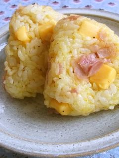 チーズ×ベーコン×マヨカレーおにぎり-レシピのメイン写真