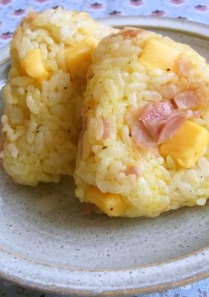 チーズ×ベーコン×マヨカレーおにぎり-レシピのメイン写真
