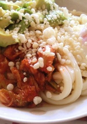 簡単！アボカド、キムチ、温泉卵の冷うどん-レシピのメイン写真