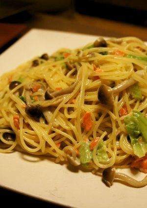 鮭としめじとしゃきっとレタスのパスタ-レシピのメイン写真