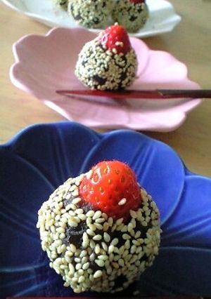 餅なしヘルシー◎ごま菓子いちご大福風-レシピのメイン写真