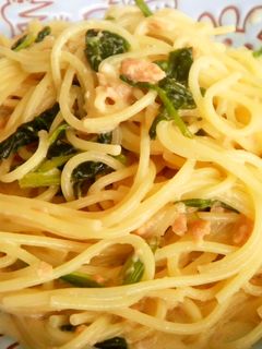 鮭フレークとほうれん草のクリームパスタ-レシピのメイン写真