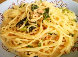 鮭フレークとほうれん草のクリームパスタ-レシピのメイン写真
