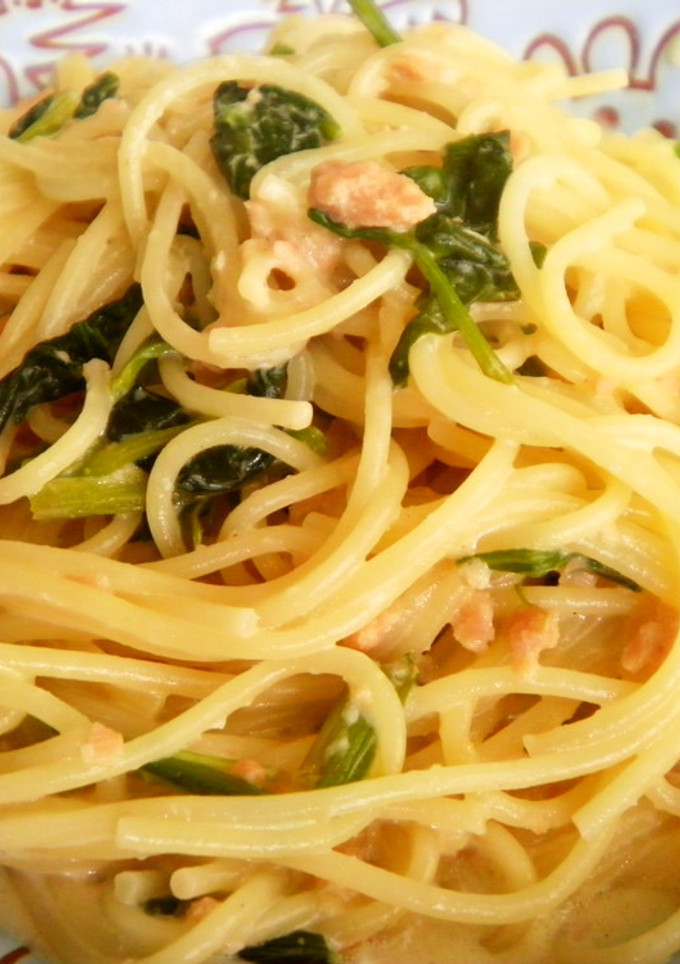 鮭フレークとほうれん草のクリームパスタ-レシピのメイン写真