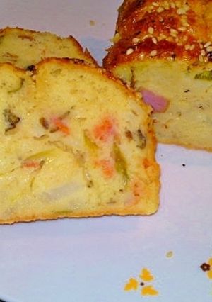 ゴマ香るアスパラトマトのケークサレ-レシピのメイン写真