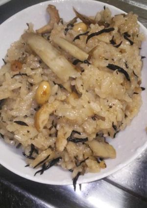 ひじきの煮物で炊き込みご飯-レシピのメイン写真