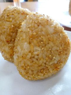 ごまがたっぷりの焼きおにぎり-レシピのメイン写真