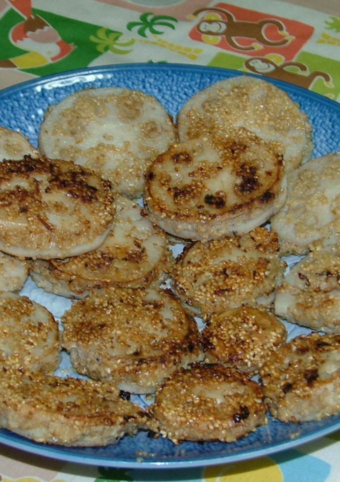 胡麻をまぶした蓮根のはさみ焼き-レシピのメイン写真