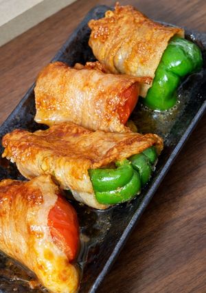 トマトとピーマンの豚バラ巻き-レシピのメイン写真
