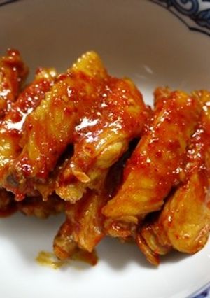 お鍋ひとつ！プルプル食感☆手羽のピリ辛煮-レシピのメイン写真